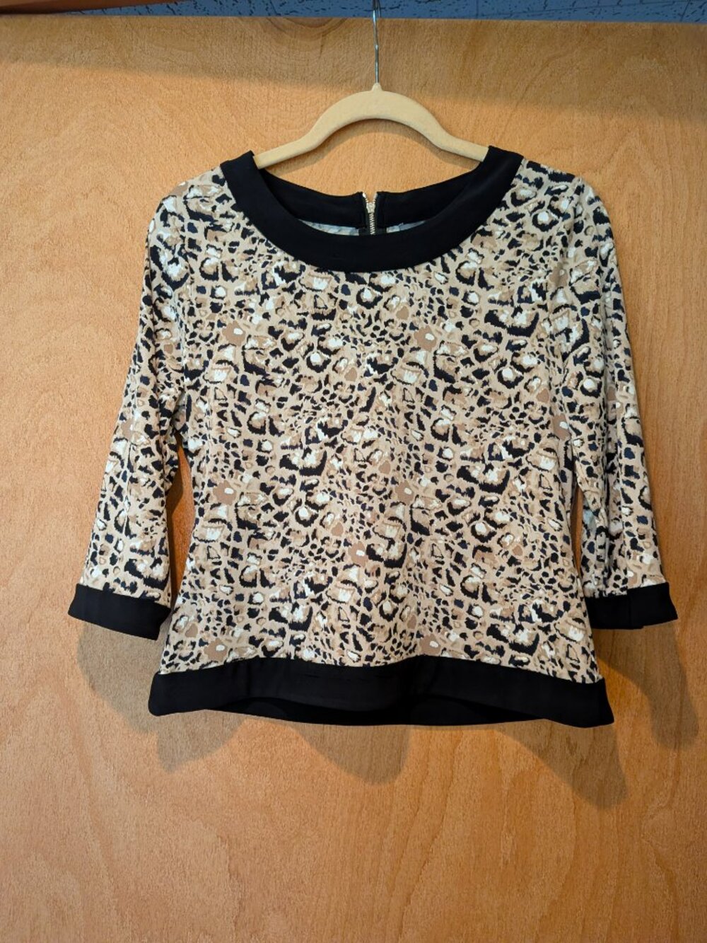 Vince Camuto Leopard Print Crop Top - Size M